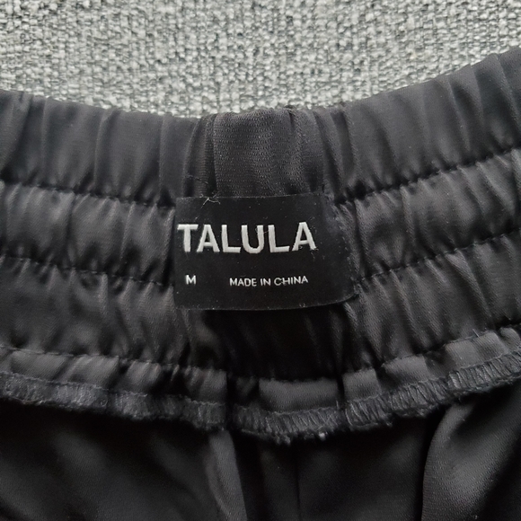 Aritzia Talula Black Shorts - Picture 6 of 10